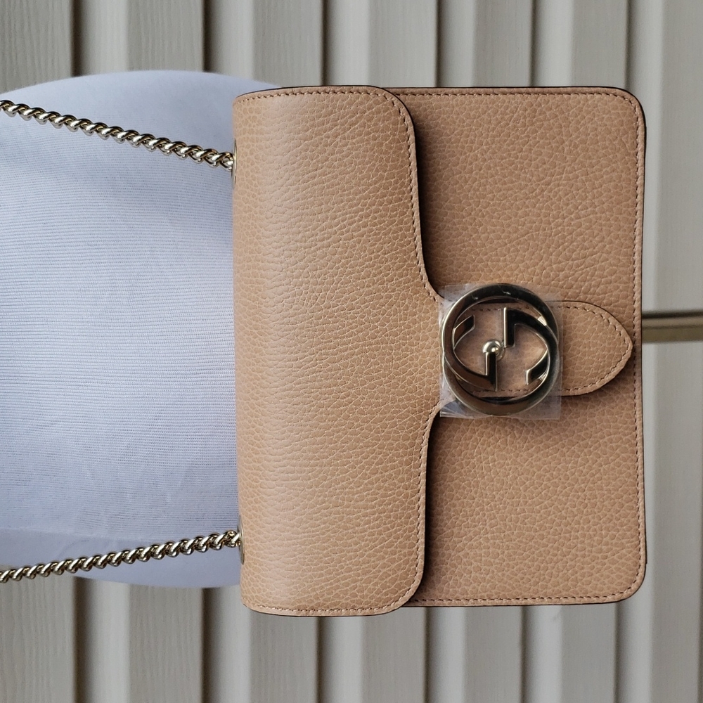 GUCCI SMALL DOLLAR INTERLOCKING G SHOULDER/ CROSSBODY BAG CAMELIA
